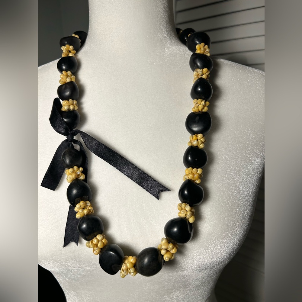 Hawaiian Necklace Kuku Nut Orignal Natural Nuts & Mongo 32”